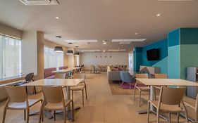 City Express Suites By Marriott Queretaro